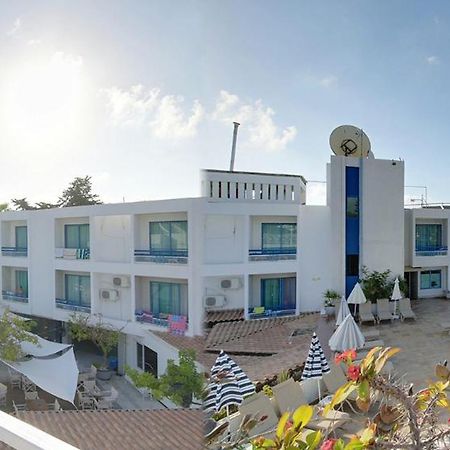 Nereus Hotel By Imh Europe Travel And Tours Pafos Exterior foto